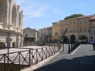  place autour des arnes