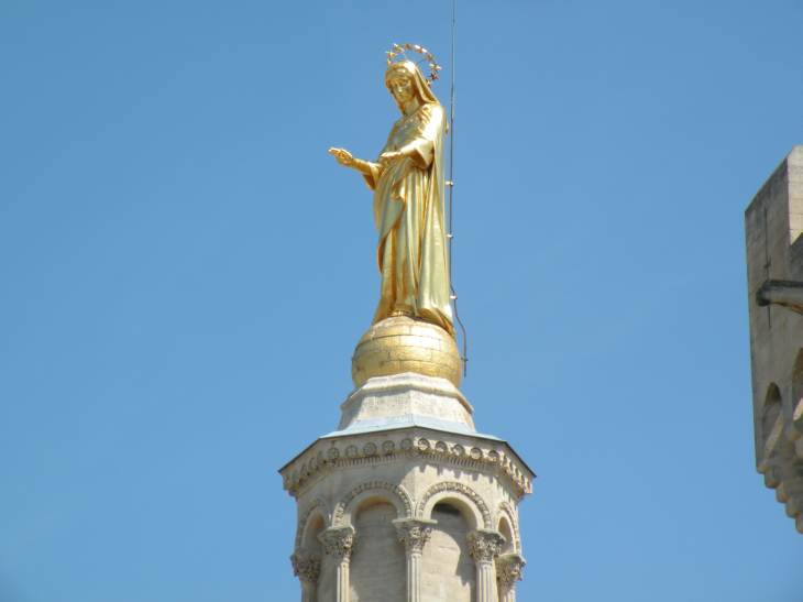  statue dore de la vierge de N-D des Doms