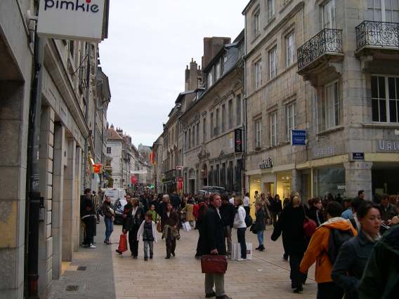  Rue commerante (grande rue)