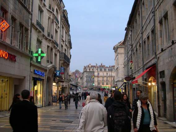  En direction du Pont Battant