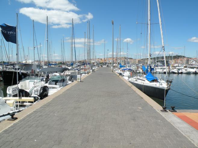  une jete du port