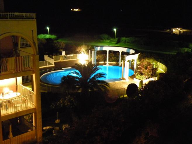  piscine illumine de la rsidence Les colonnes de Circe