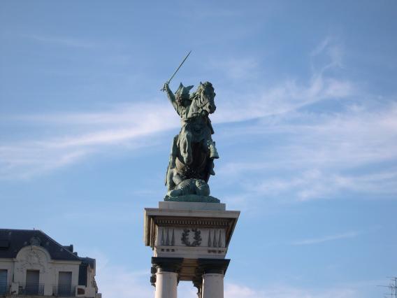  statue questre de Vercingtorix (place de la Jaude)