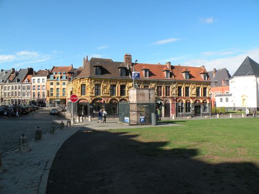  jolis immeubles de la place Louise de Bettignies