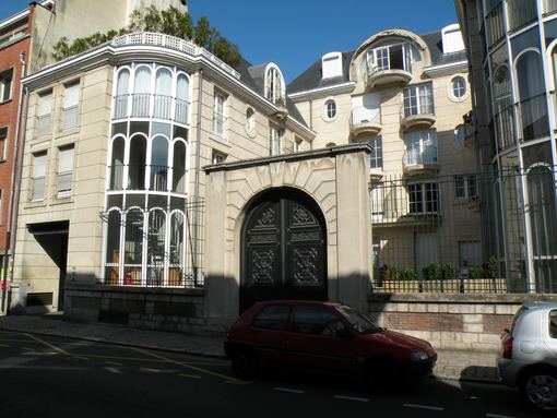  Belle porte cochre