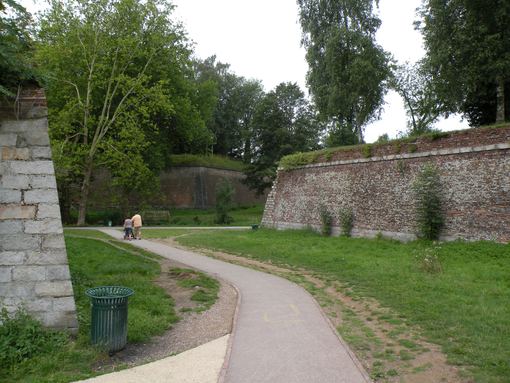  promenade au milieu des remparts