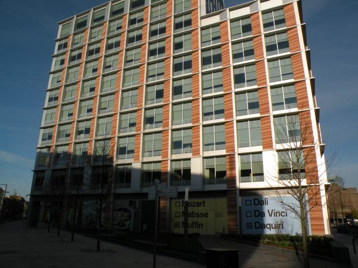  Immeuble rcent en briques, Southwark Street