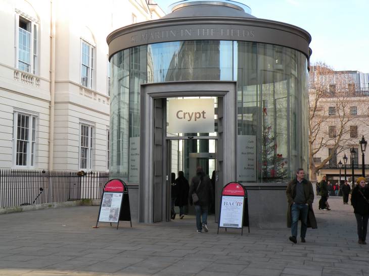  Entre de la crypte de l'glise St Martin in the Fields
