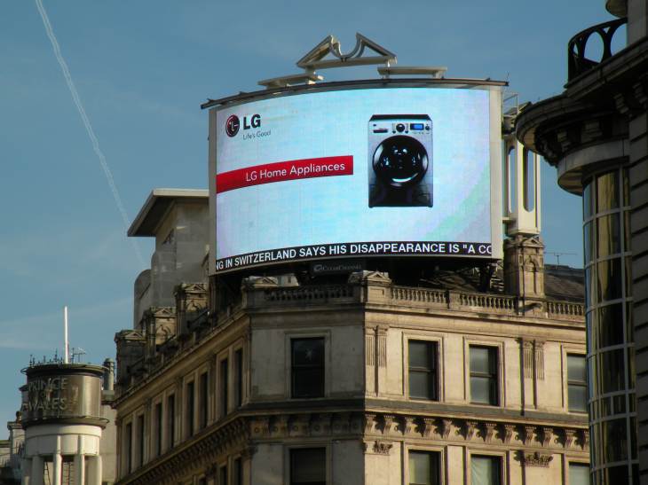  pub sur grand ecran, Piccadily Circus