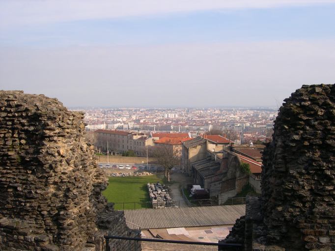  vue sur a ville depuis le quartier des vestiges romains