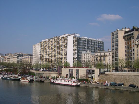  immeubles, le long du Canal Saint-Martin