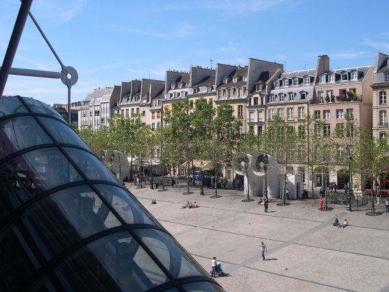  L'esplanade Beaubourg et ses bouches d'aration