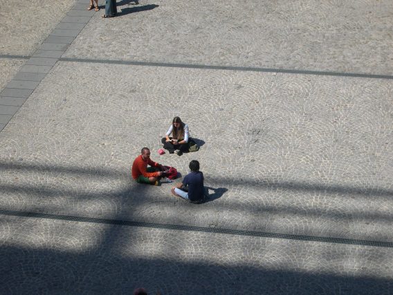  pause sur l'esplanade Beaubourg