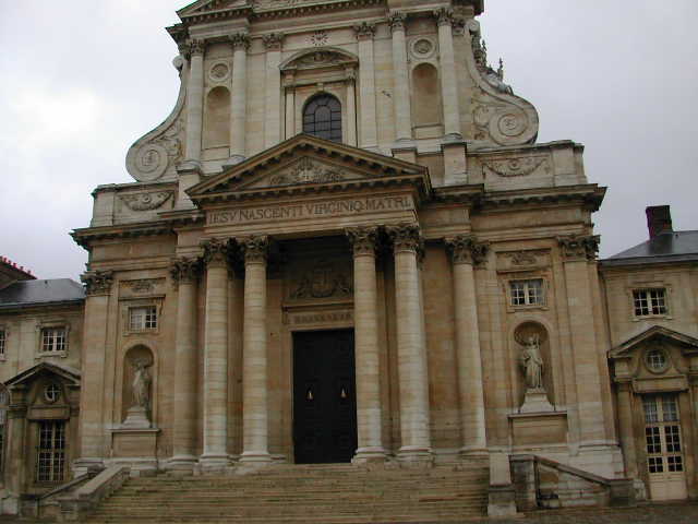  Entre de l'Eglise du Val de Grce