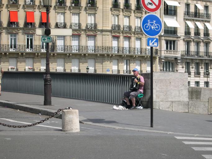  accordoniste de rue 22-juin-2003