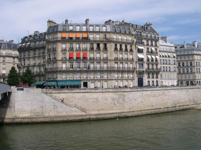  fentres donnant sur la Seine 22-juin-2003