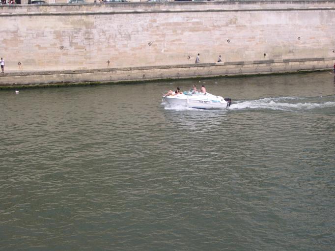  hors-bord sur la Seine 22-juin-2003