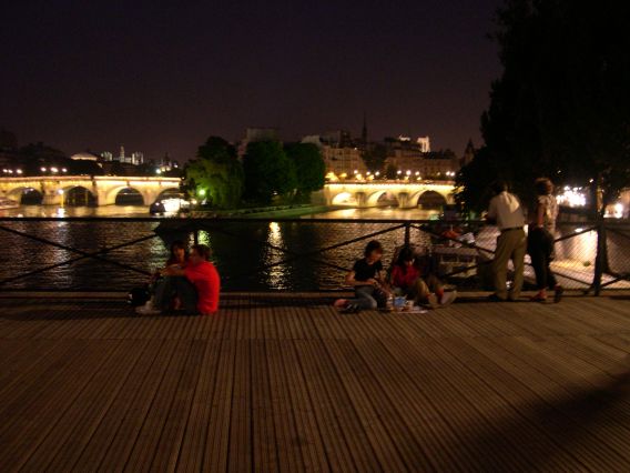  casse crote sur la passerelle des Arts