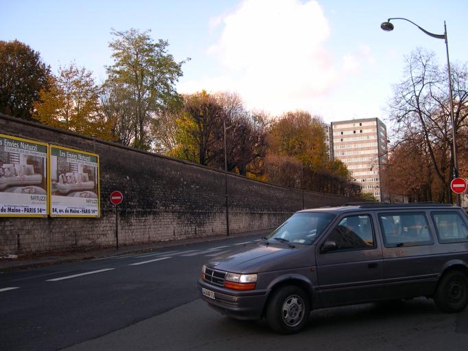  Mur d'enceinte de l'hpital Sainte-Anne, rue de la Sant (14e)