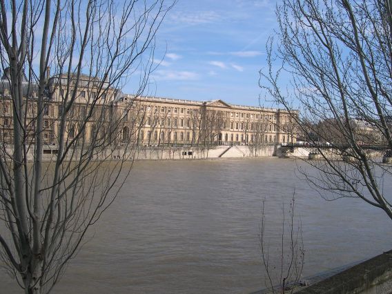  La Seine et le Louvre