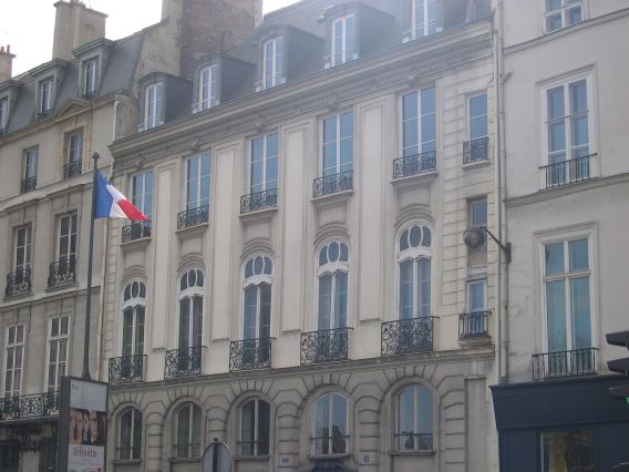  faade d'immeuble sur les quais de Seine