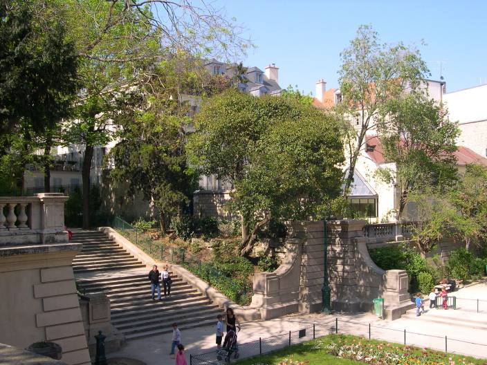  square des arnes de Lutce (5e)