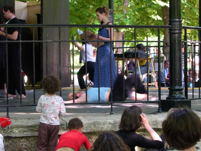  spectacle (jardin du Luxembourg)