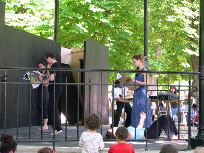  spectacle (kiosque du jardin du Luxembourg)