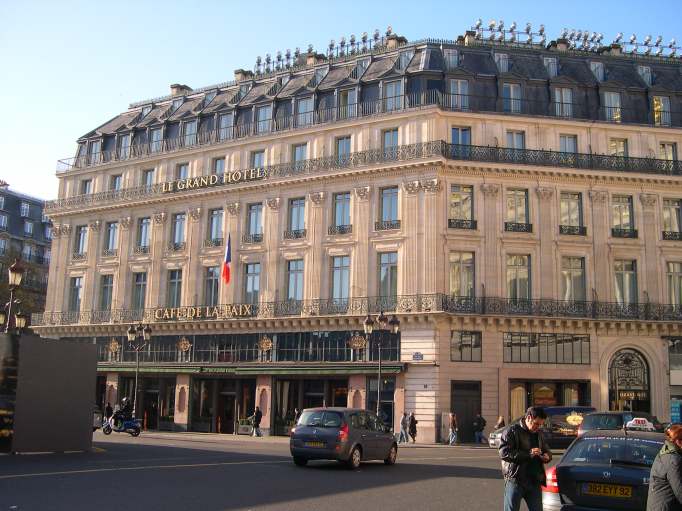  Le grand Htel, Caf de la Paix (place de l'Opra)