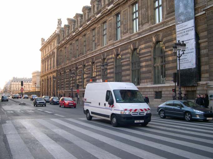  Le Louvre, rue de Rivoli