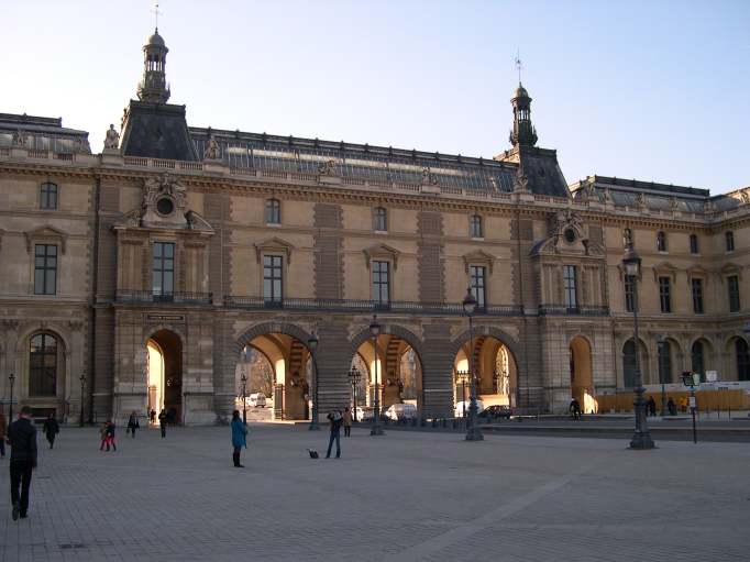  Le Louvre