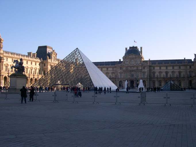  pyramide de verre
