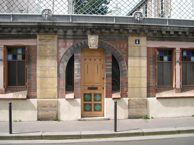  Maison originale, au 4,  rue Asseline, 14e