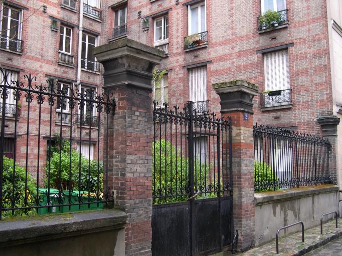  Grille en fer forg, passage Rimbaut, 14e