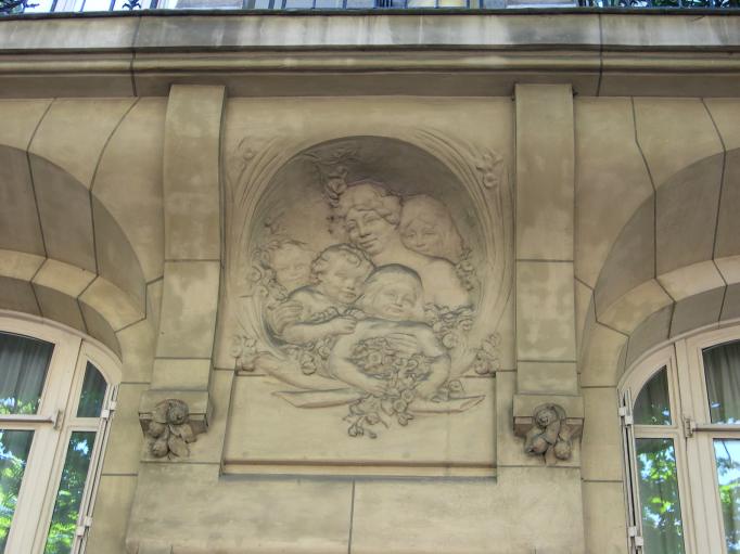  Sculpture sur faade d'immeuble, 280, boulevard Raspail, 14e
