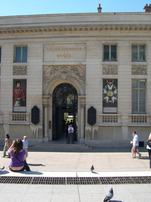   Muse de la lgion d'Honneur, face au muse d'Orsay