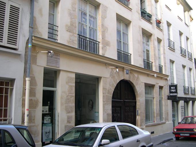  C'est dans cette maison que Champollion dcouvrit, en 1822, le principe de dchiffrement des  hiroglyphes gyptiens