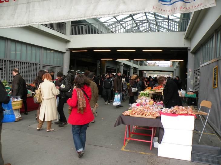  badauds et tals de commerants, march des Capucins
