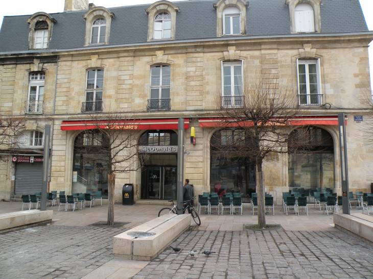  Mc Donald's, place de la Victoire