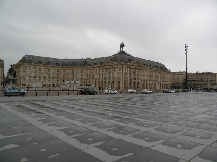  miroir d'eau et la place de la Bourse