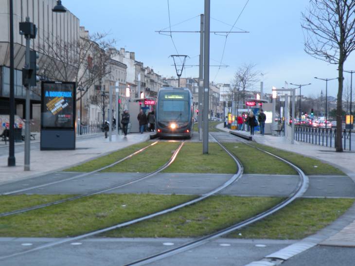  tramway, le soir sur les quais