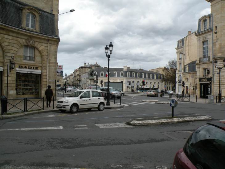  place de Tourny