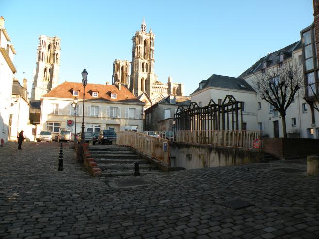  petite place pave