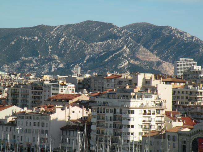  montagne, sud-est de la ville