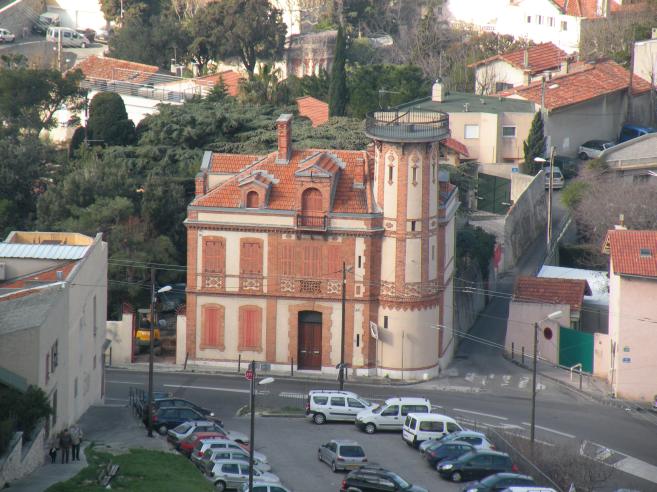  maison pittoresque, en bas de Notre-Dame