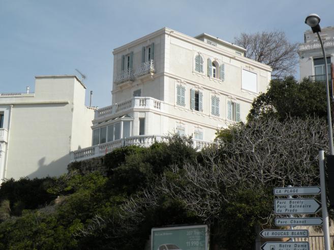  belle villa blanche
