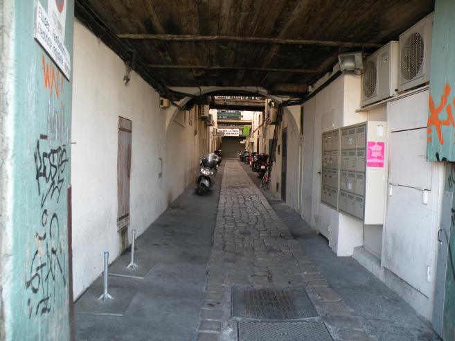  impasse dans immeuble ancien, Vieux-Port
