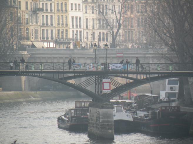  exposition de tableaux sur la passerelle des Arts