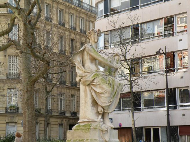  statue place Chrioux, 15e