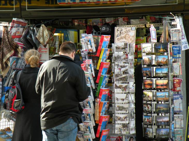  cartes postales et plans de Paris